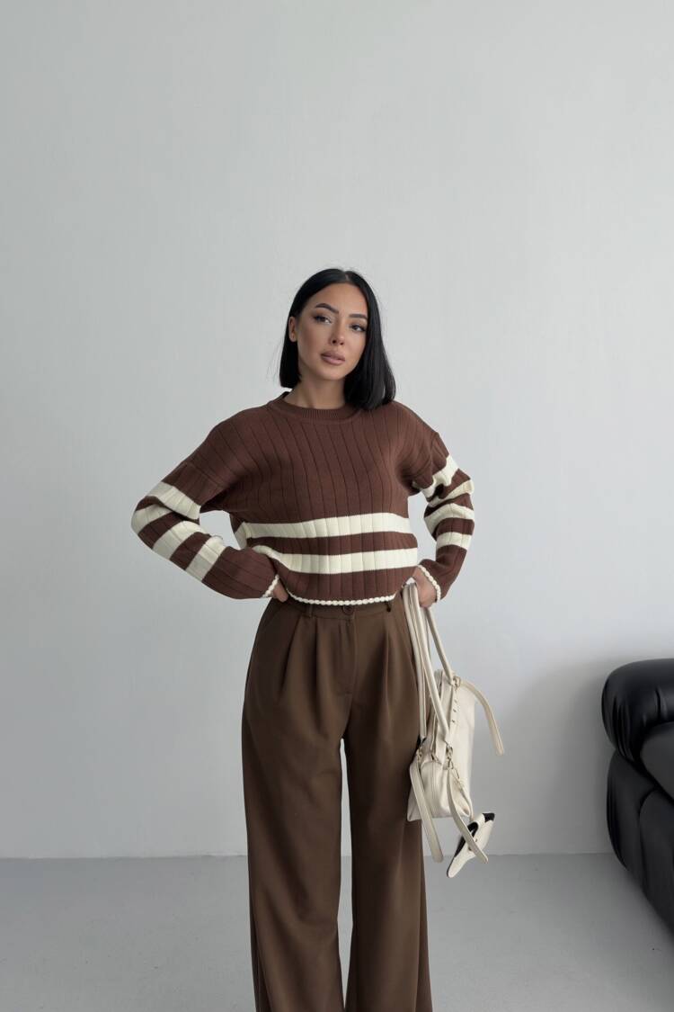 Striped Crew Neck Sweater With Long Sleeves