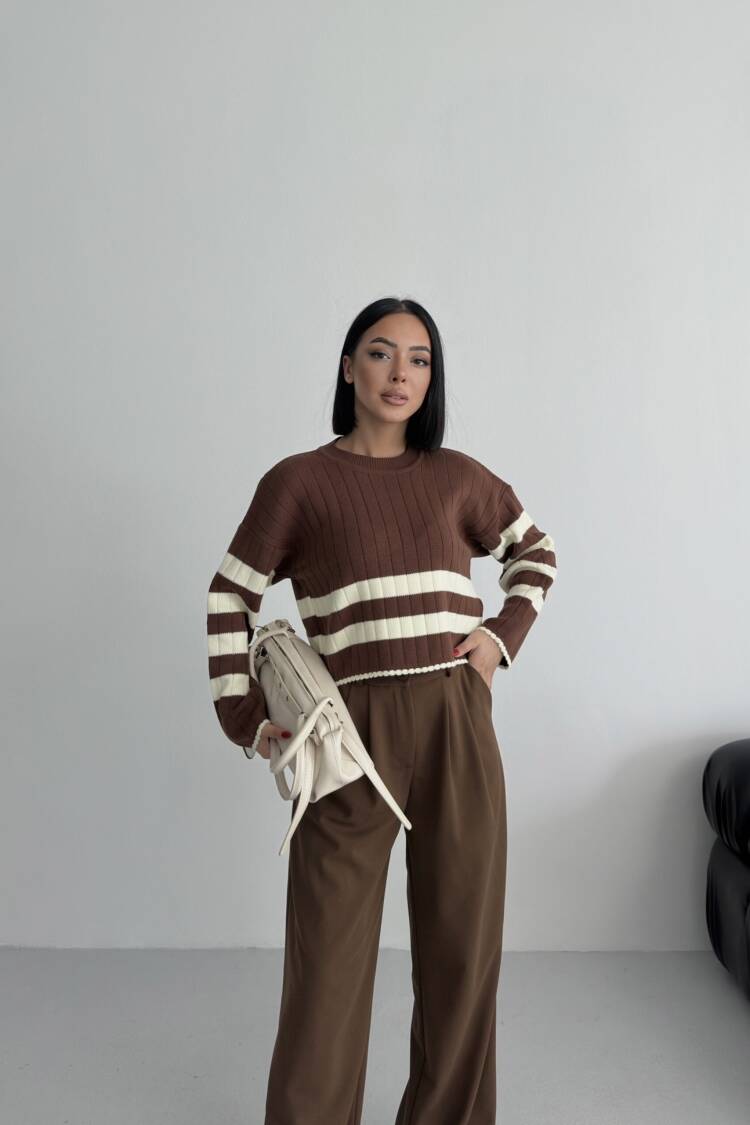 Striped Crew Neck Sweater With Long Sleeves