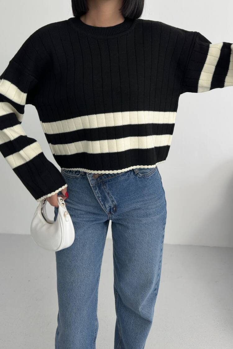 Casual Sweater With Striped Pattern