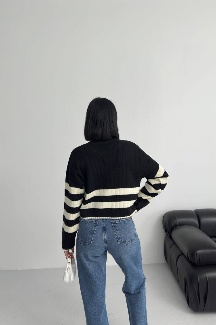 Casual Sweater With Striped Pattern