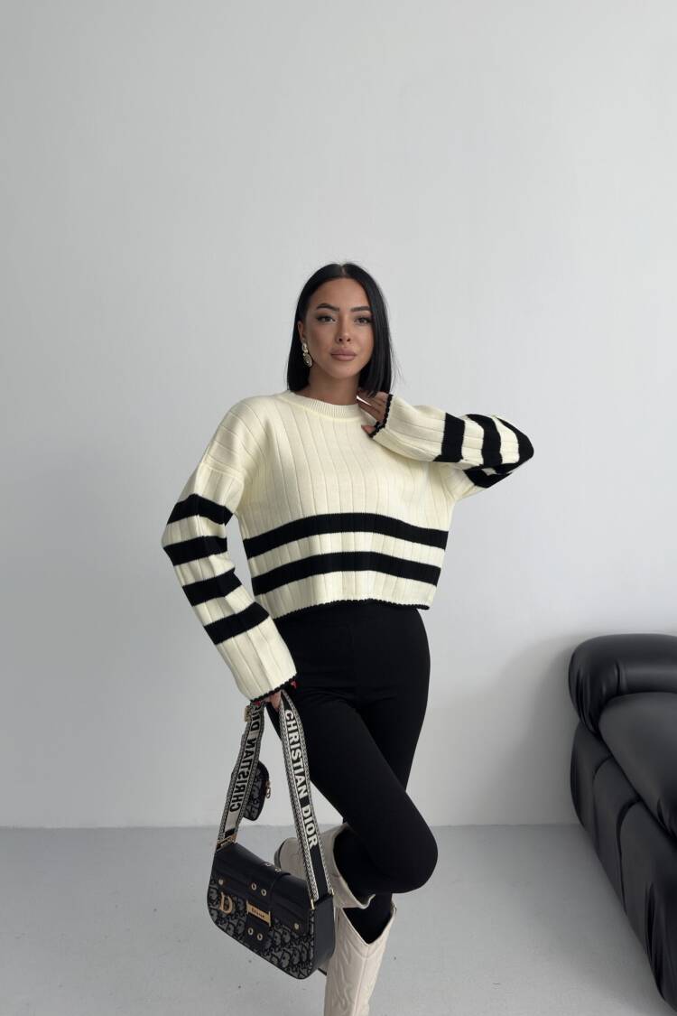 White Oversized Fit Crew Neck Crop Sweater