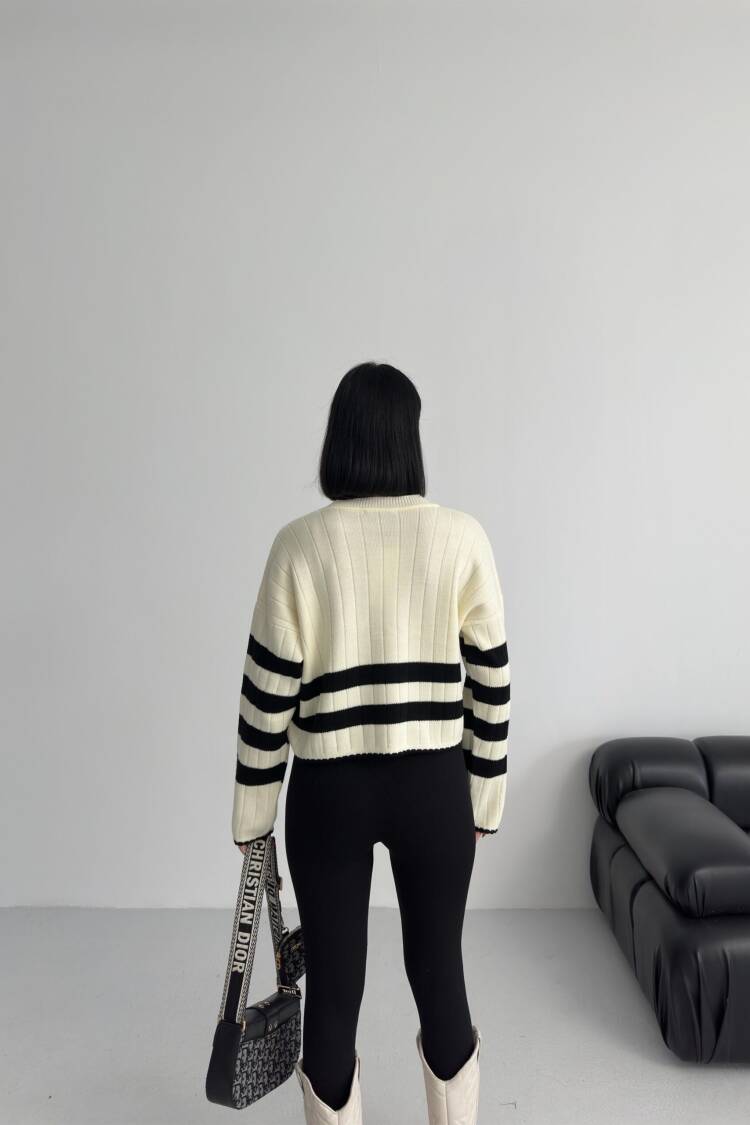 White Oversized Fit Crew Neck Crop Sweater