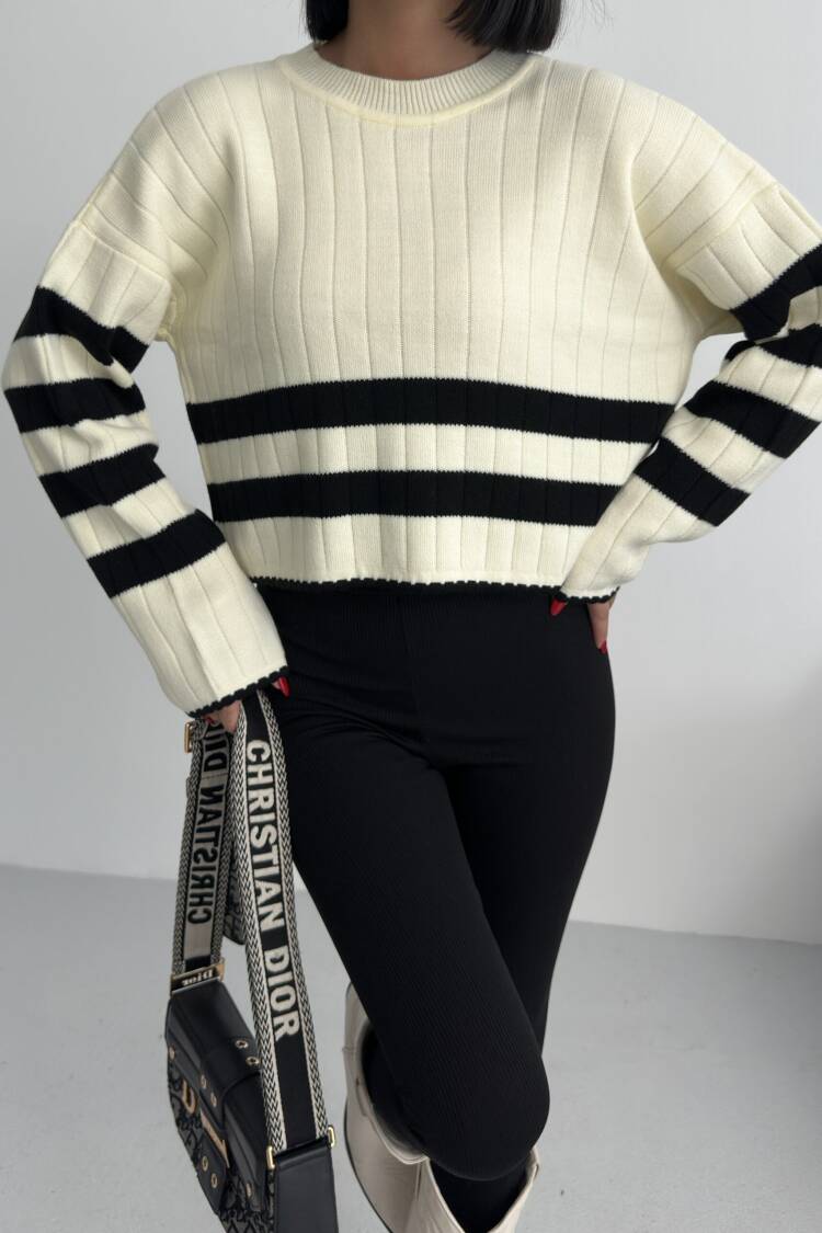 White Oversized Fit Crew Neck Crop Sweater