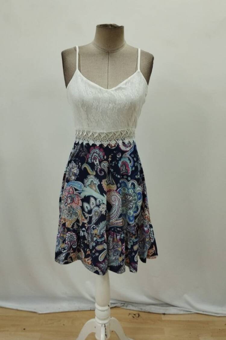 White Fit And Flare Dress With Sweetheart Neck