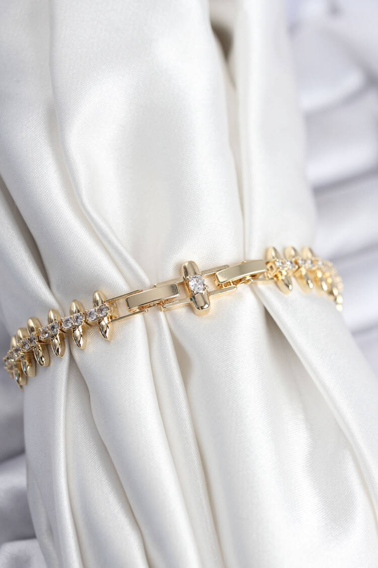 Brass Vip Series Gold Color Inline Drop Pattern Women's Bracelet