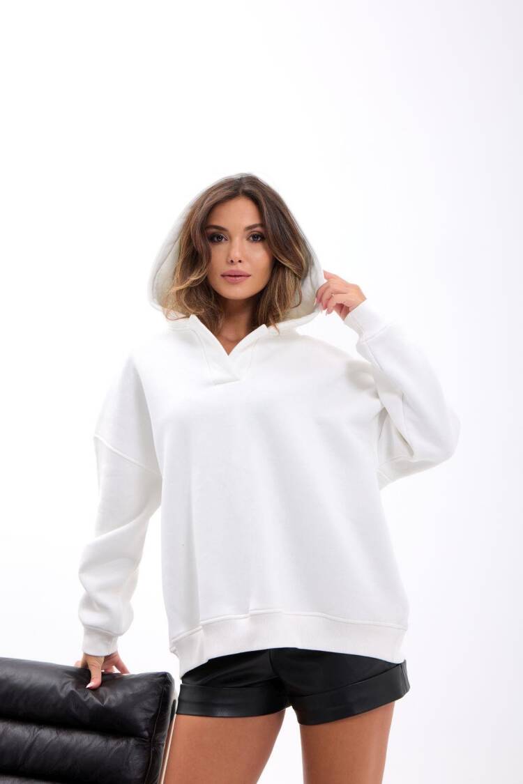 White Sweatshirt Oversized Fit With Hooded Neck - Brand: Fame - Women & Kids, Baby Clothes Wholesale - Globality Store