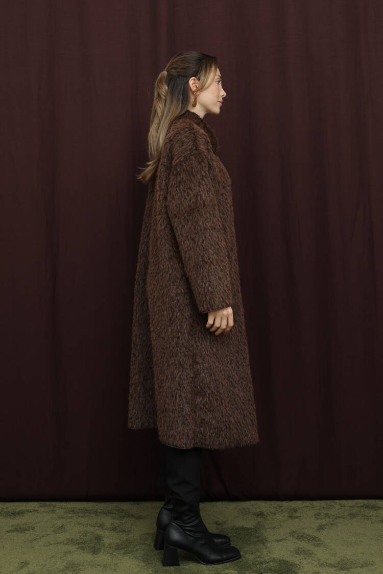 Elegant Single-Breasted Coat