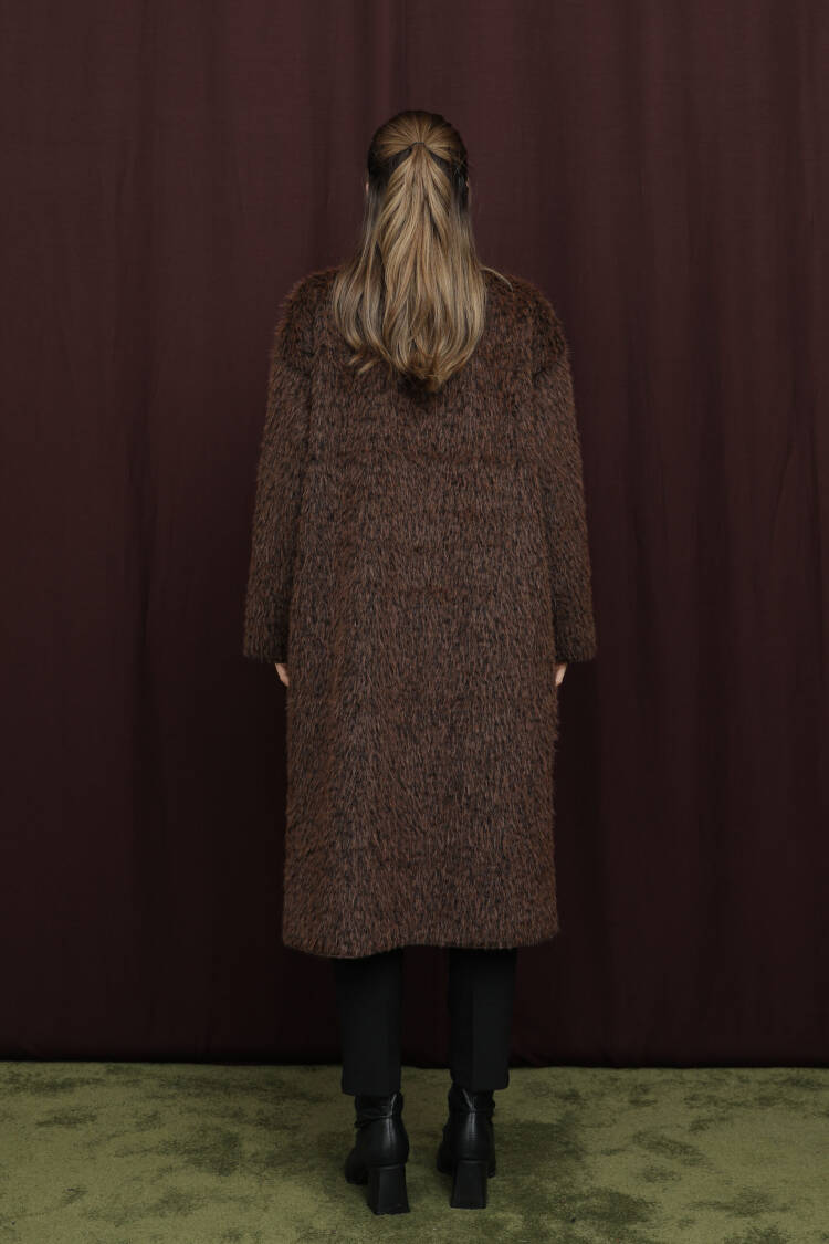 Elegant Single-Breasted Coat