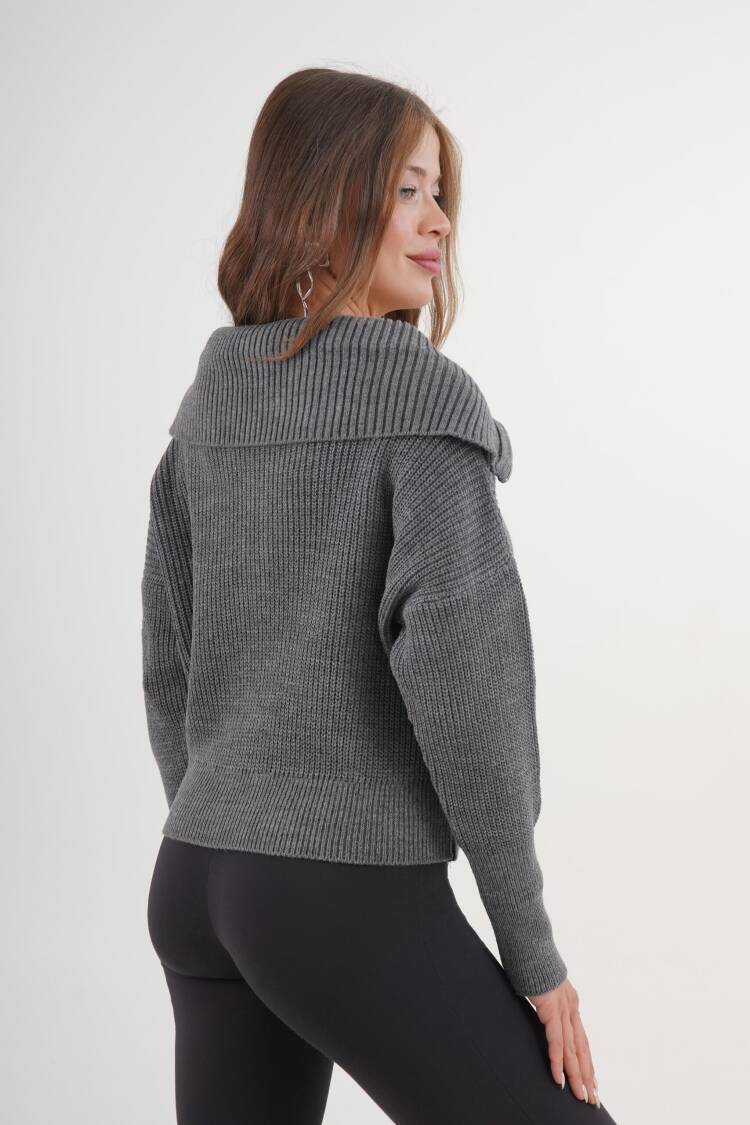 Grey Cardigan With Hooded Neck And Zip Up Closure