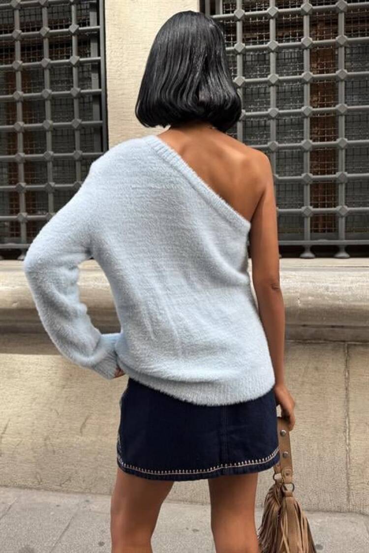 Sweater With One Shoulder Neck - Casual Elegant