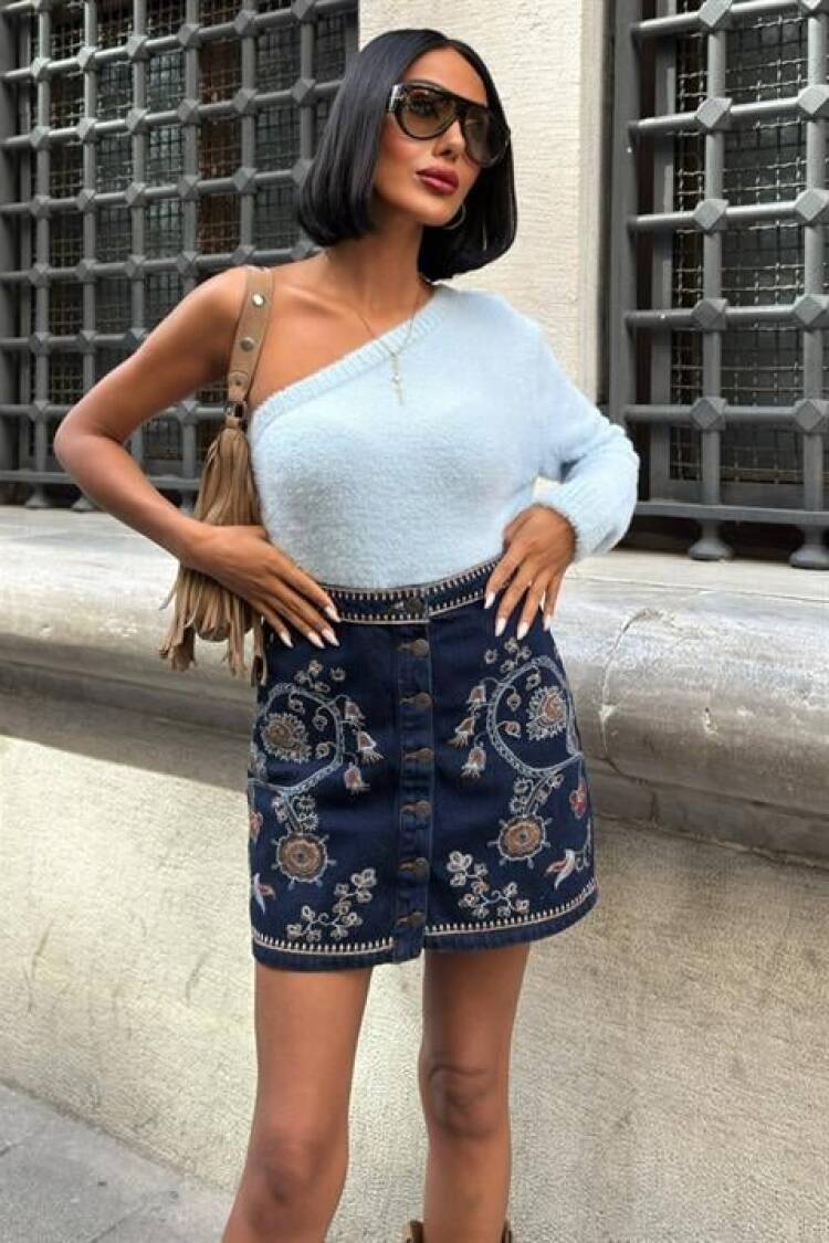 Sweater With One Shoulder Neck - Casual Elegant