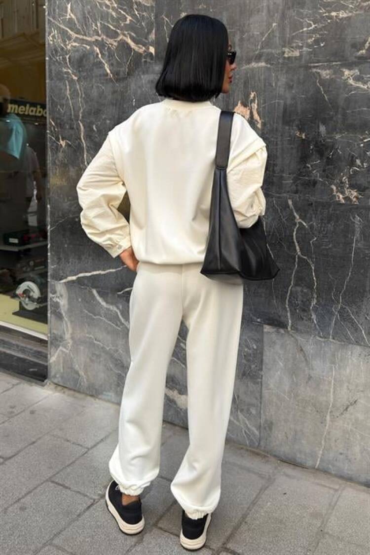 White Casual Set With Jogger Pants & Drawstring