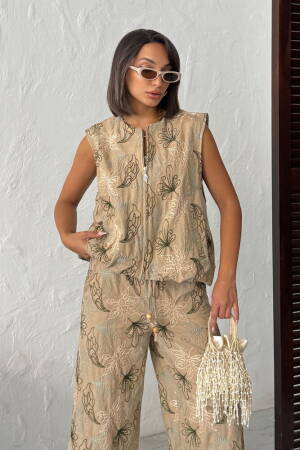 Beige Oversized Floral Shirt With Zip Up Closure - Brand: Topshow - Women & Kids, Baby Clothes Wholesale - Globality Store
