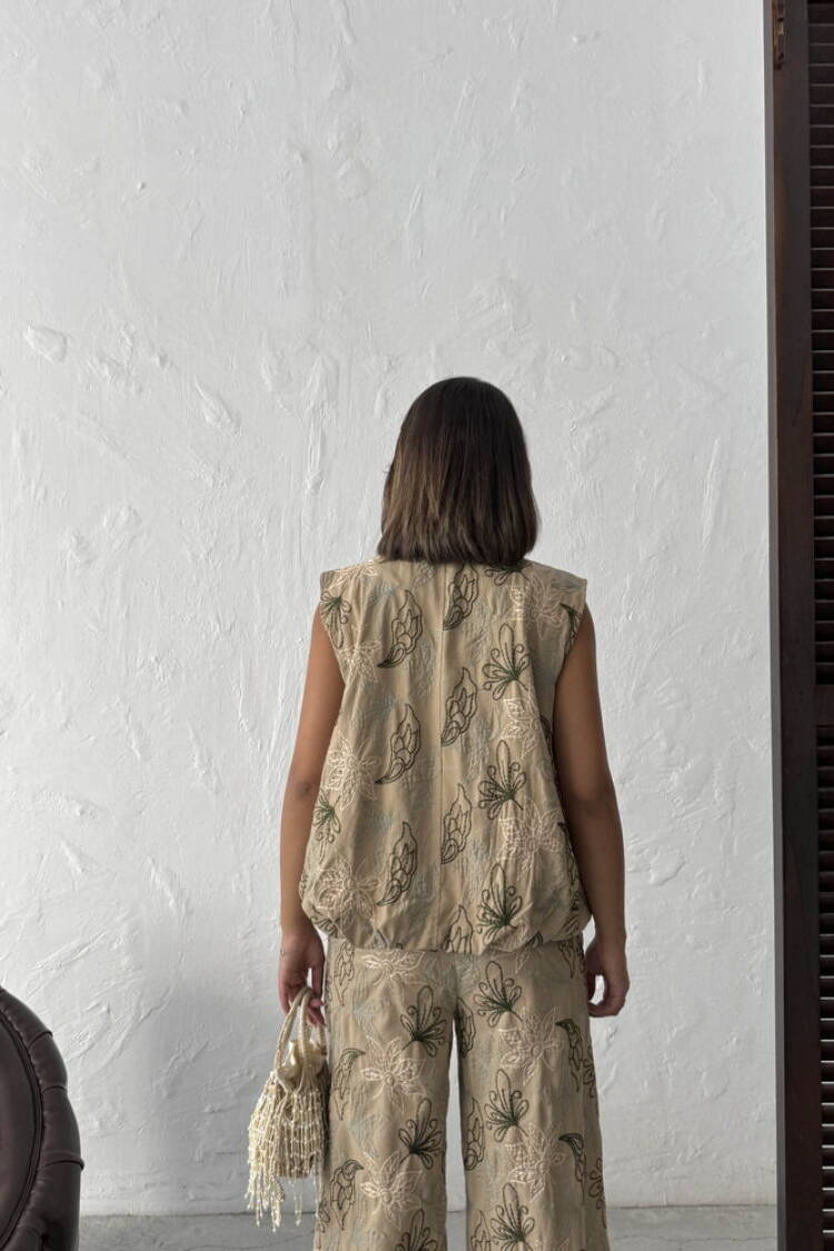 Beige Oversized Floral Shirt With Zip Up Closure