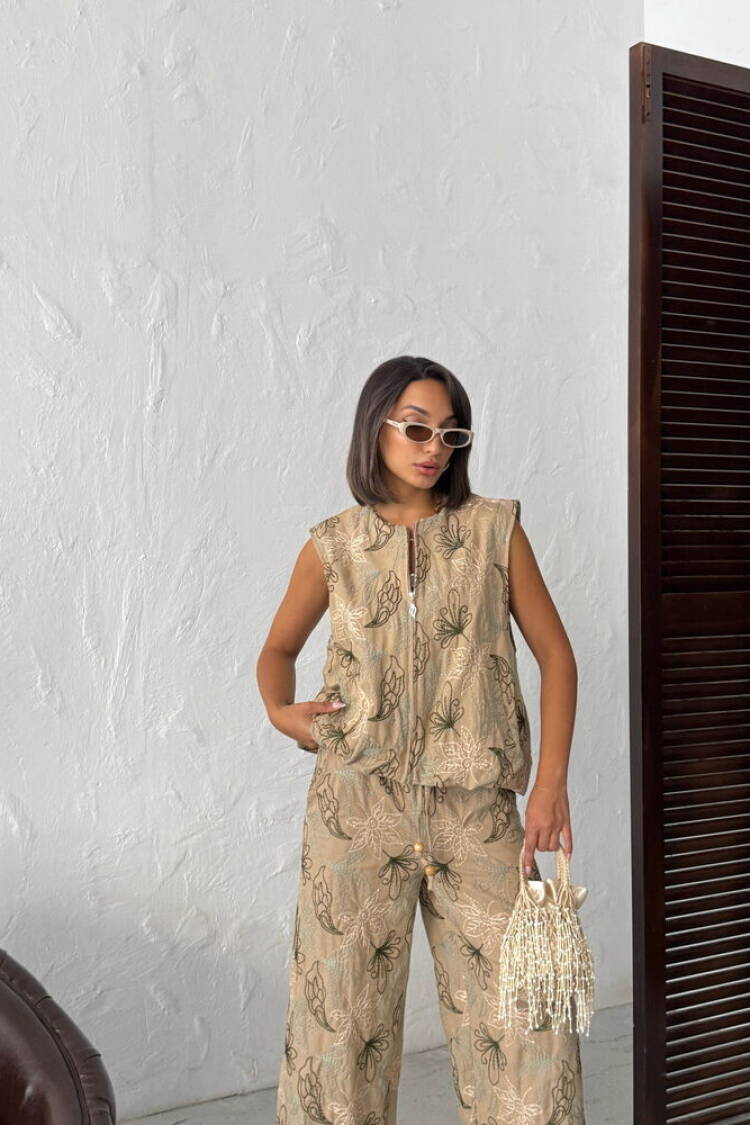 Beige Oversized Floral Shirt With Zip Up Closure