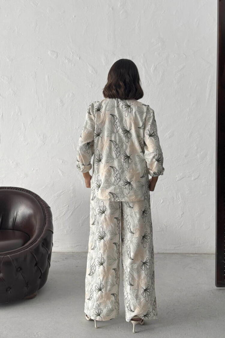 White Floral Buttoned Shirt With Notched Neck
