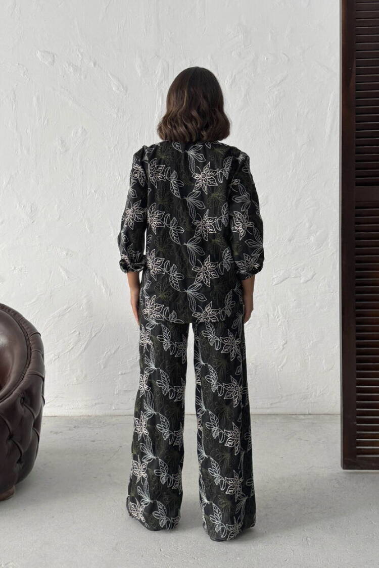 Floral Buttoned Shirt With Notched Neck