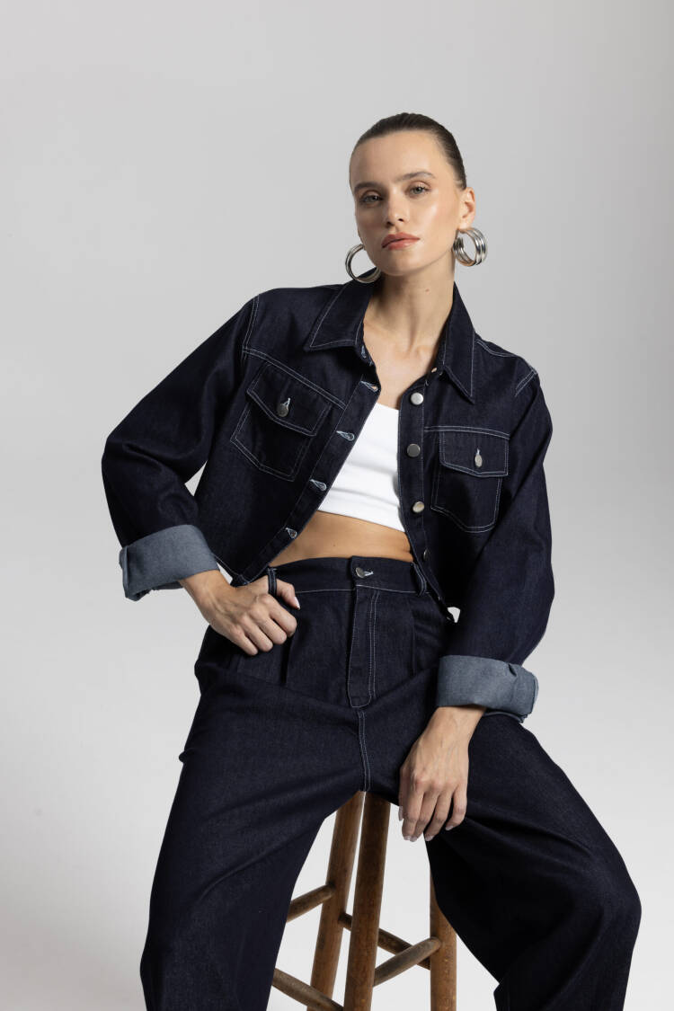 White Sleeveless Slim Fit Crop Shirt