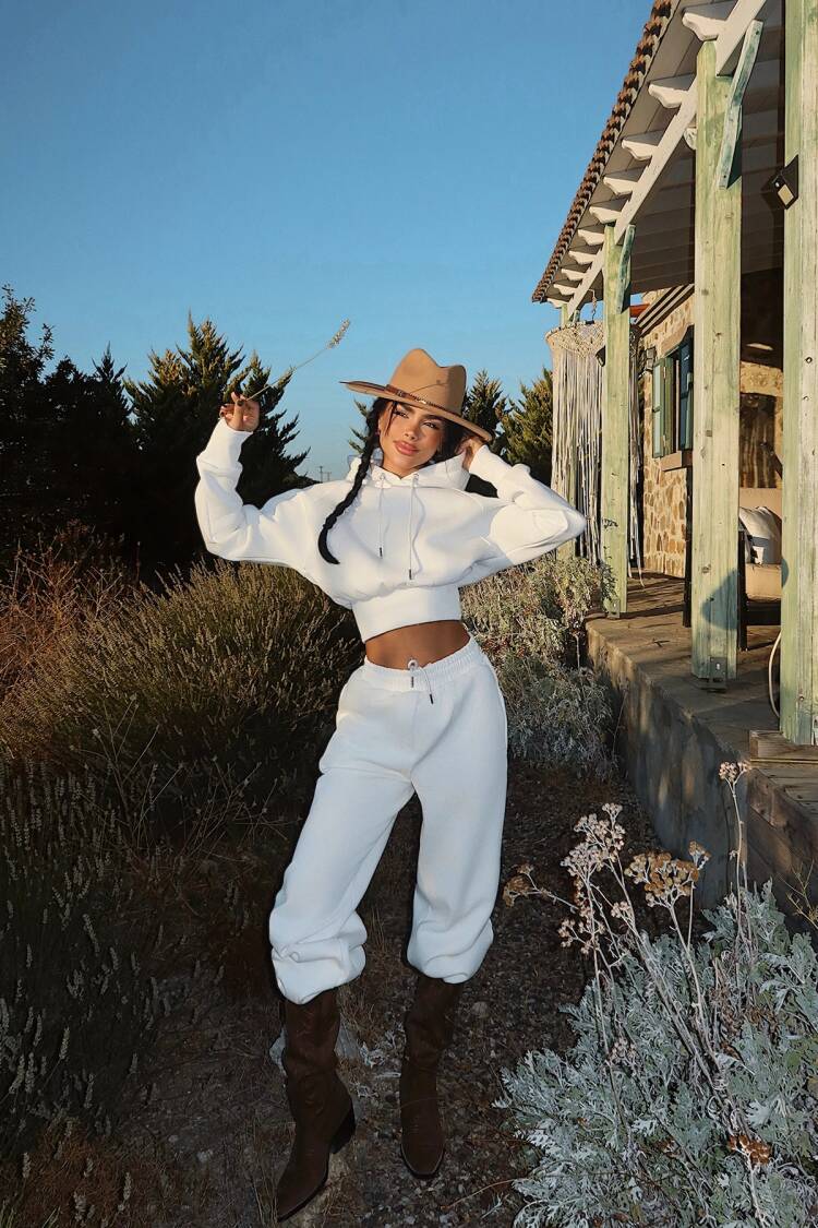Tracksuit With Balloon Leg Jogger Pants
