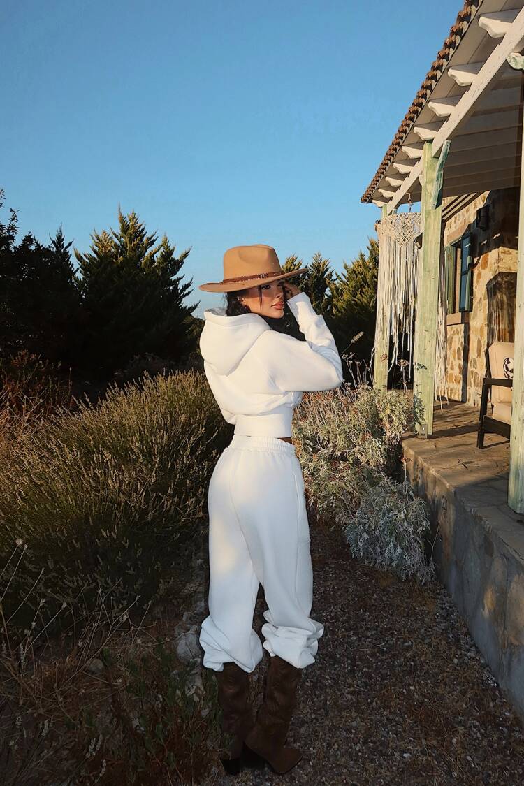 Tracksuit With Balloon Leg Jogger Pants