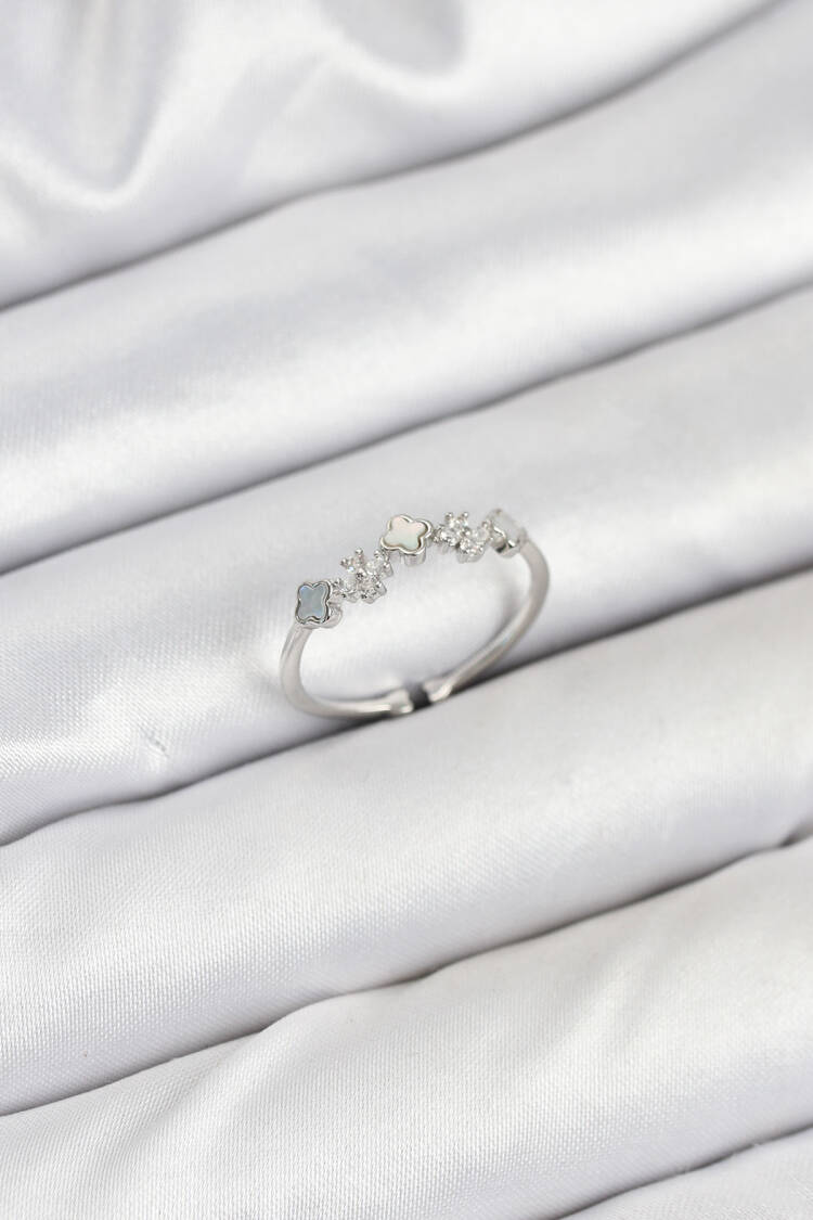 Brass Silver Color Minimal Clover Detailed Women's Ring - Brand: Ebijuteri - Women & Kids, Baby Clothes Wholesale - Globality Store