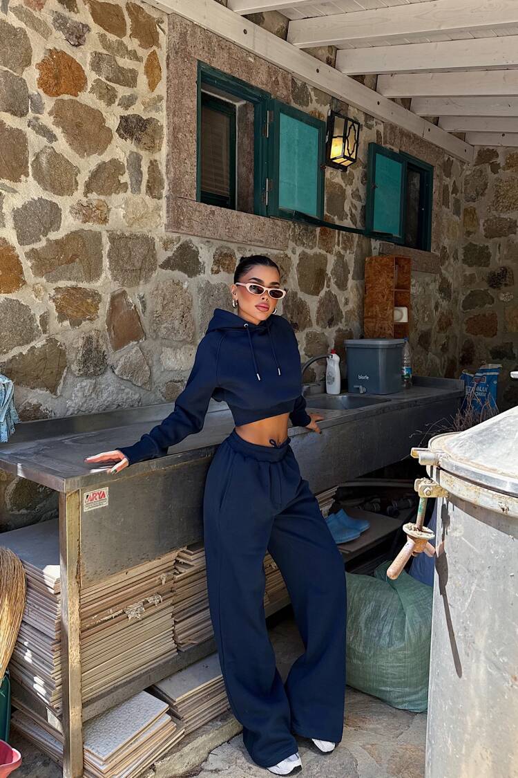 NavyTracksuit With Oversized Fit And Hooded Neck