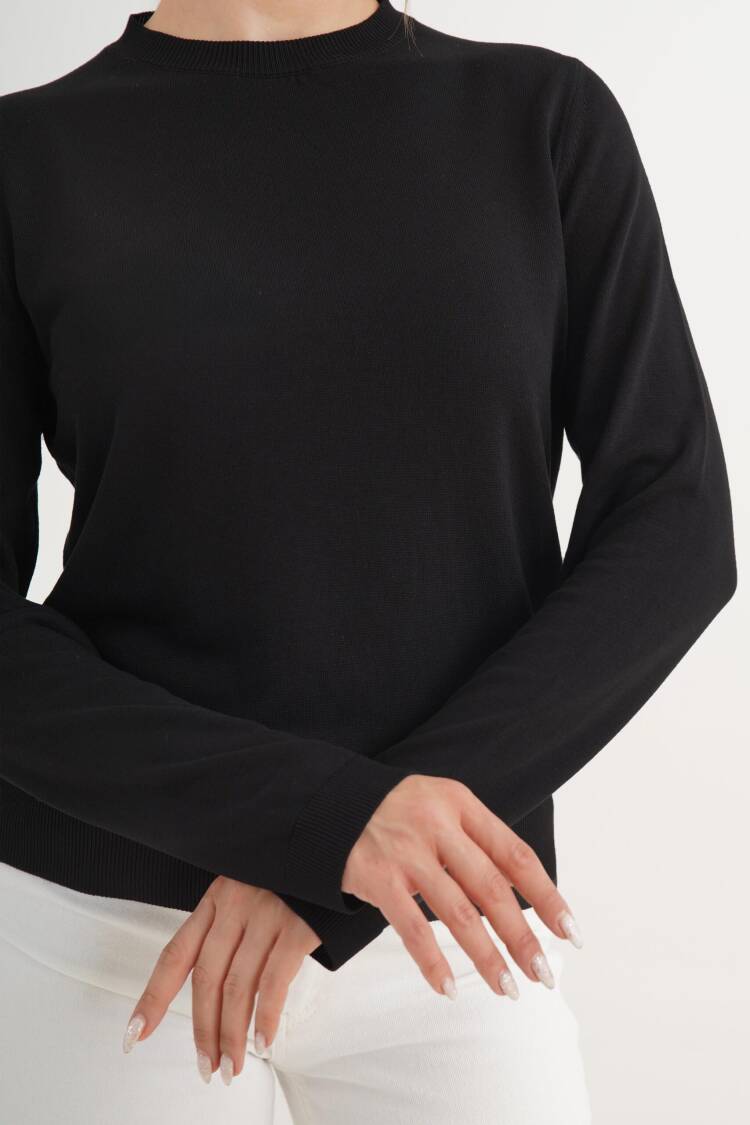 Sweater With Crew Neck And Long Sleeves