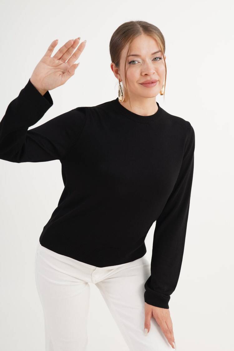 Sweater With Crew Neck And Long Sleeves
