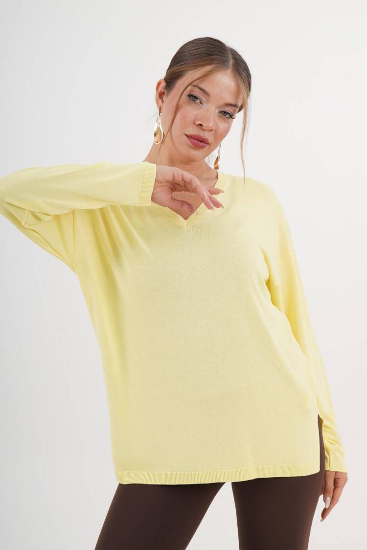 V-Neck Oversized Fit Sweater - Brand: Lustrin - Women & Kids, Baby Clothes Wholesale - Globality Store