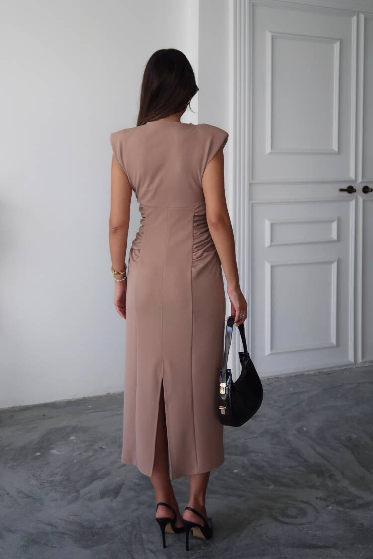 Elegant Sheath Dress With V-Neck