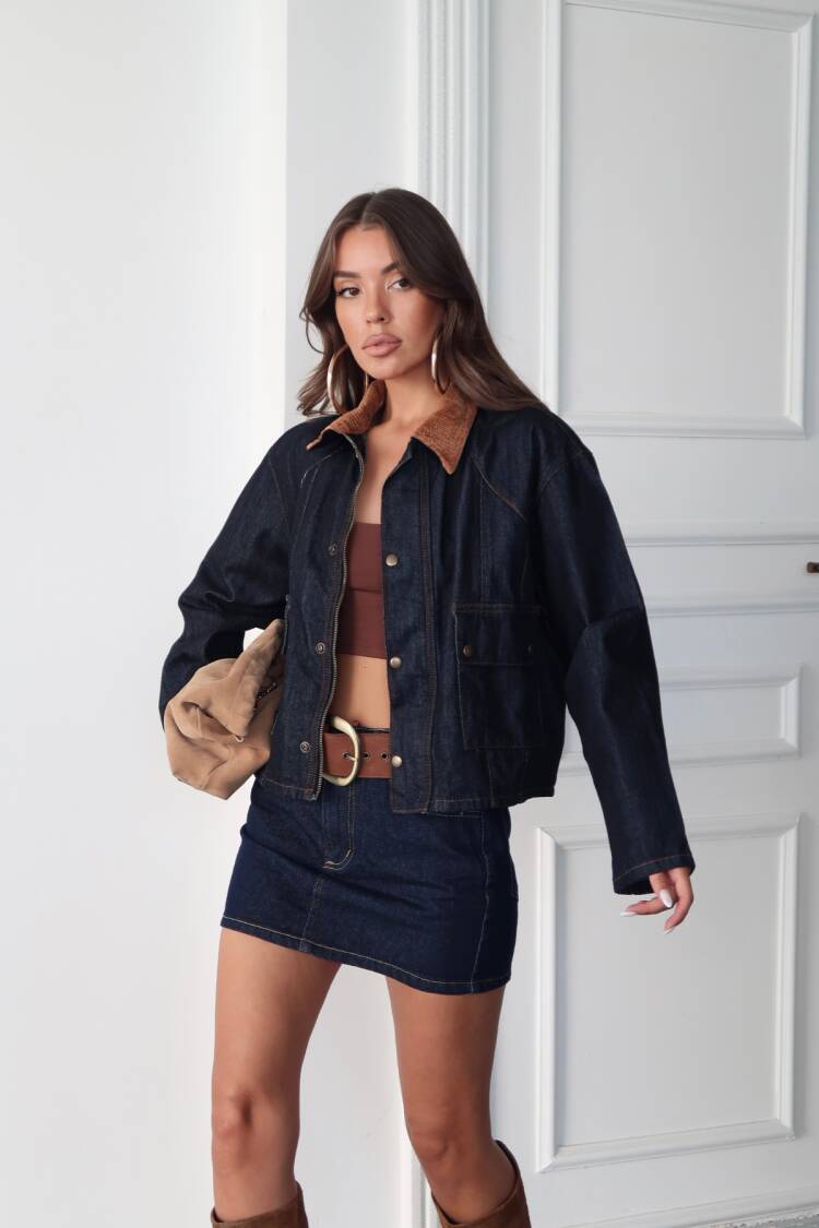 Collar Velvet Detailed Denim Jacket