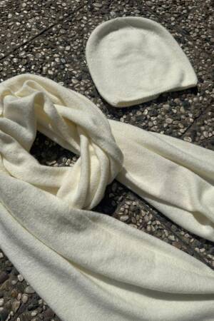 Soft Textured Scarf And Beanie Set - Brand: Axesoire - Women & Kids, Baby Clothes Wholesale - Globality Store