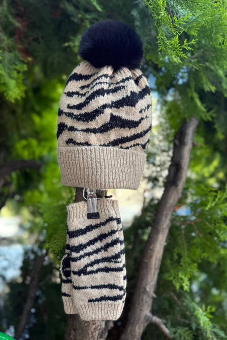 Soft Textured Zebra Pattern Cut Glove Beanie Double Set