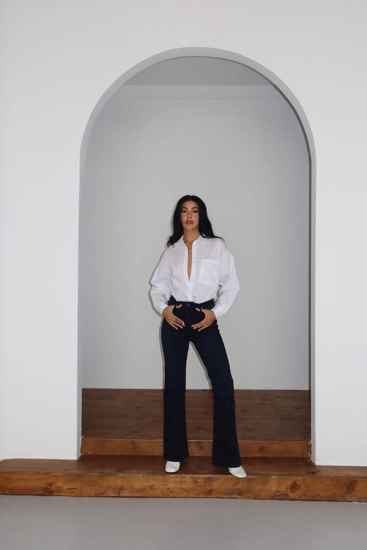 Blue Mom Jeans With High Waist And Flare Leg