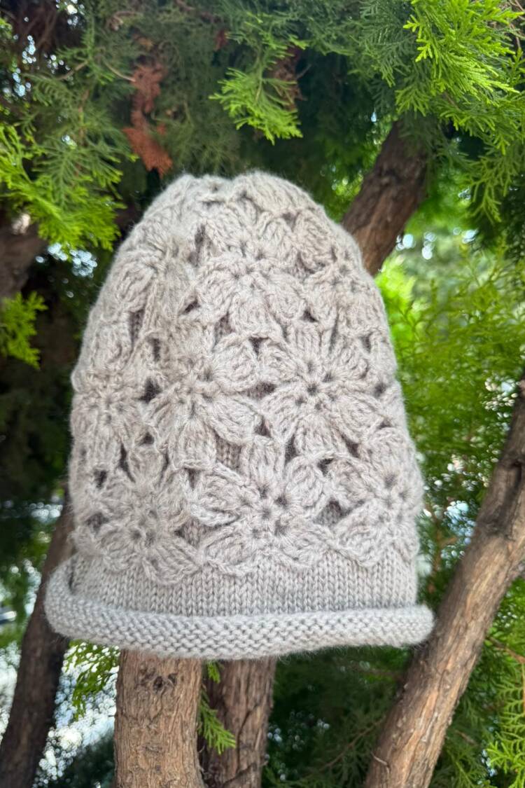 Floral Knit Detailed Knitwear Beanie Over