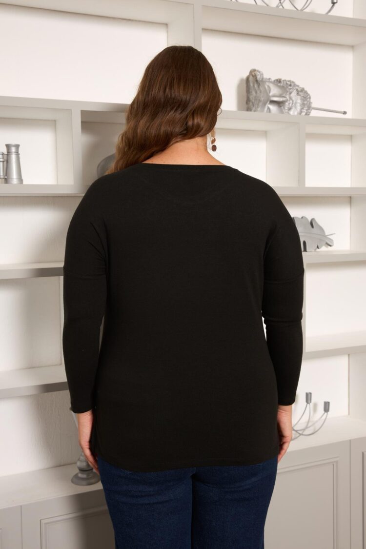 Elegant Black Blouse With 3/4 Straight Sleeves