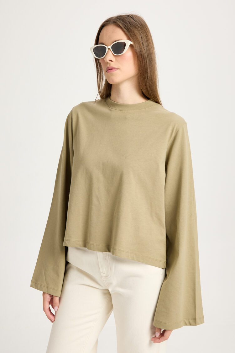 Casual Streetwear Shirt With Extra Long Sleeves