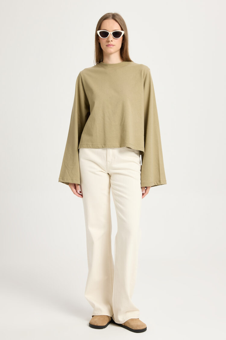 Casual Streetwear Shirt With Extra Long Sleeves