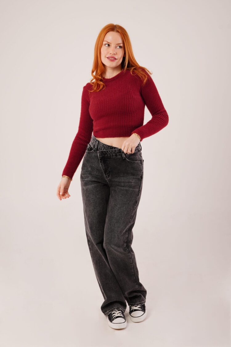 Sweater - Fitted Crop Crew Neck