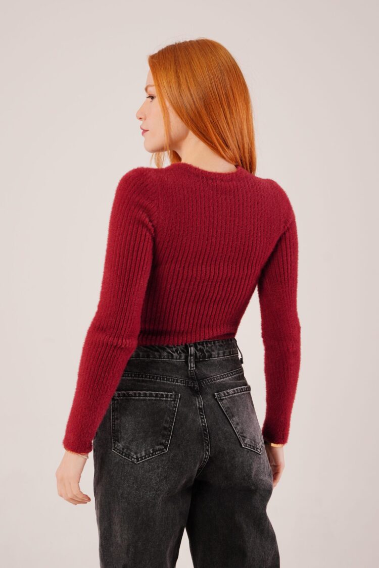 Sweater - Fitted Crop Crew Neck
