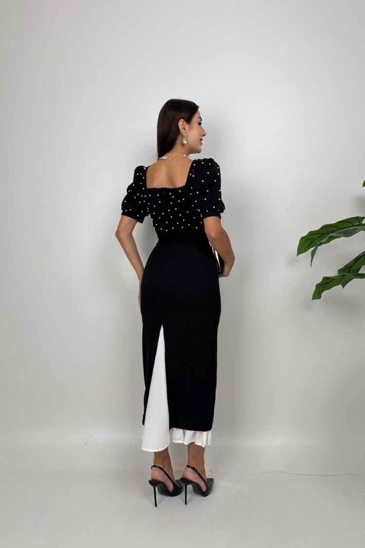 Elegant Sheath Dress With Puff Half Sleeves