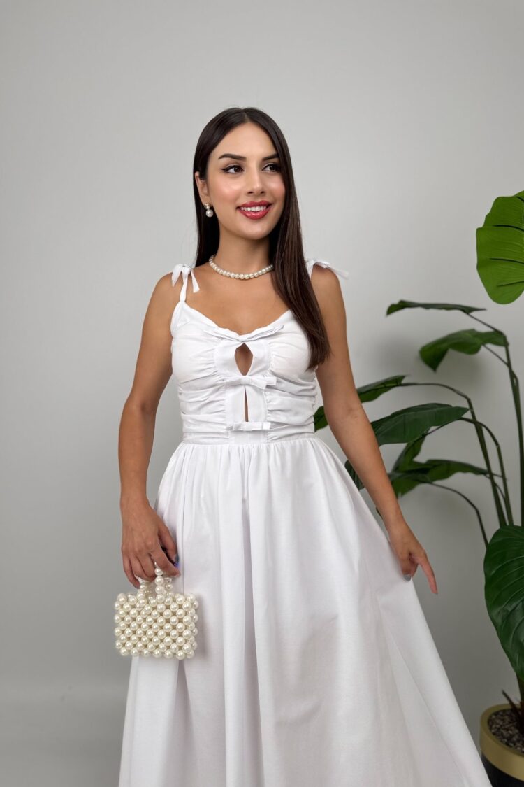 ElegantFit And Flare Dress With Sweetheart Neck