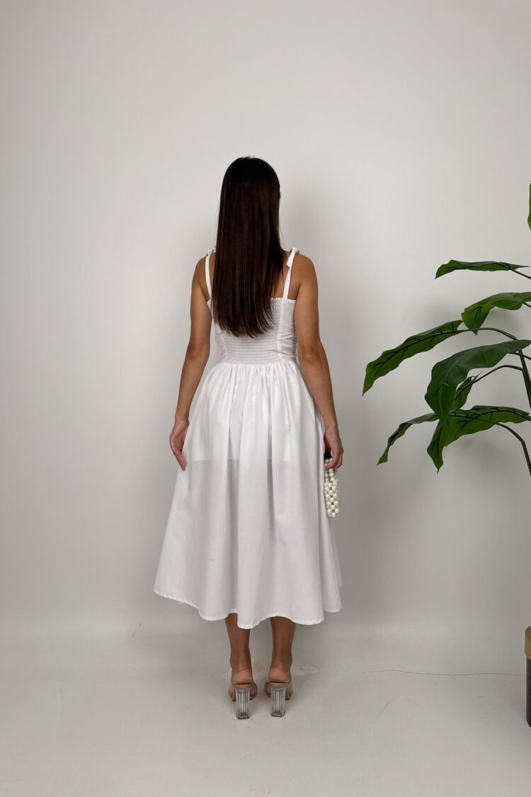 ElegantFit And Flare Dress With Sweetheart Neck