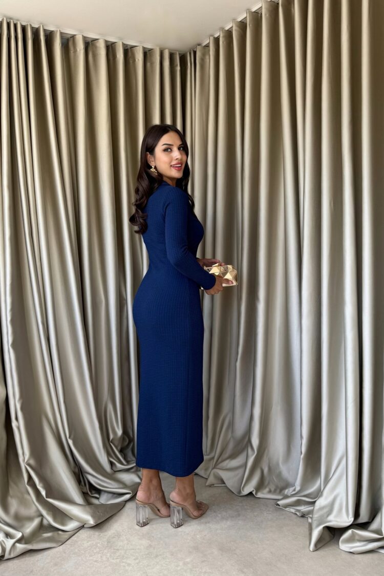 ElegantSheath Dress With Notched Neck