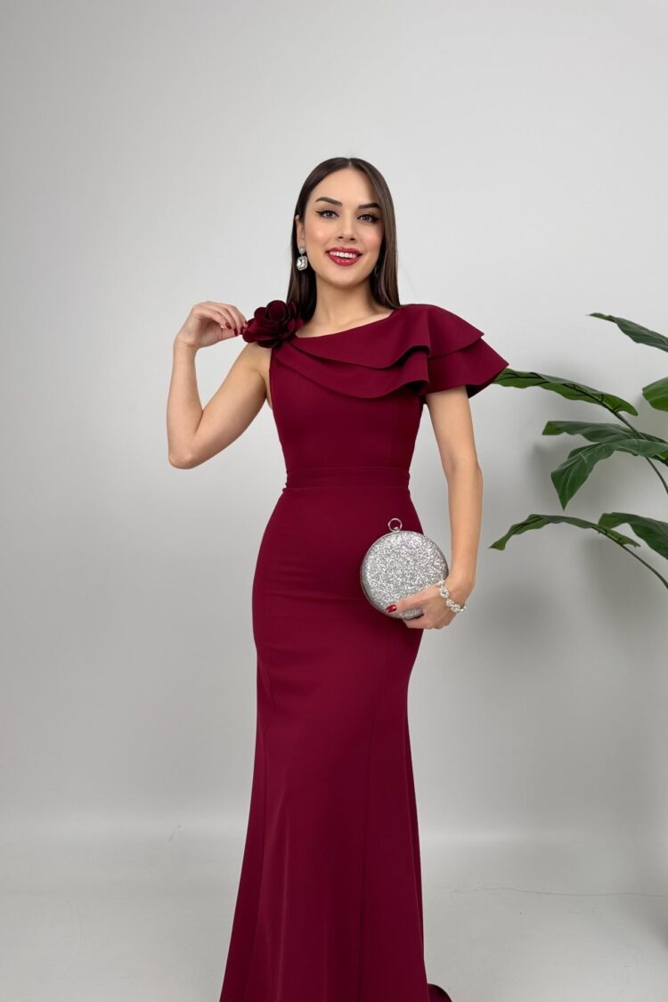 Elegant Sheath Dress With Ruffle Cap Sleeves