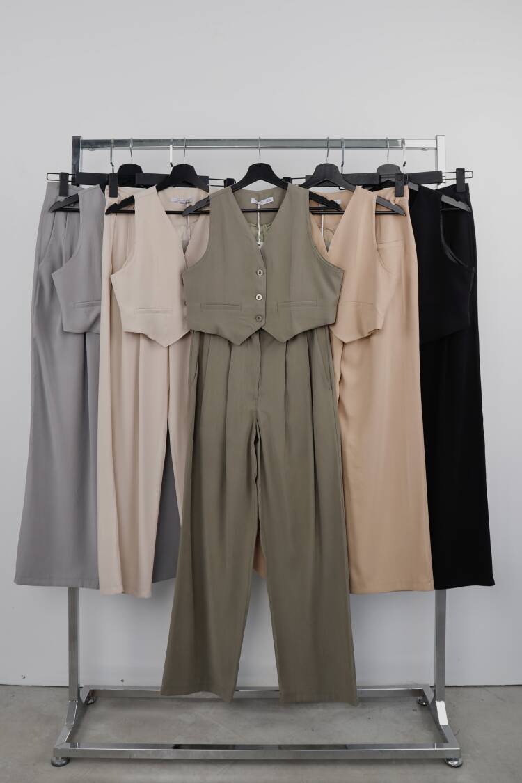 Elegant Buttoned Crop Vest With Welt Pocket