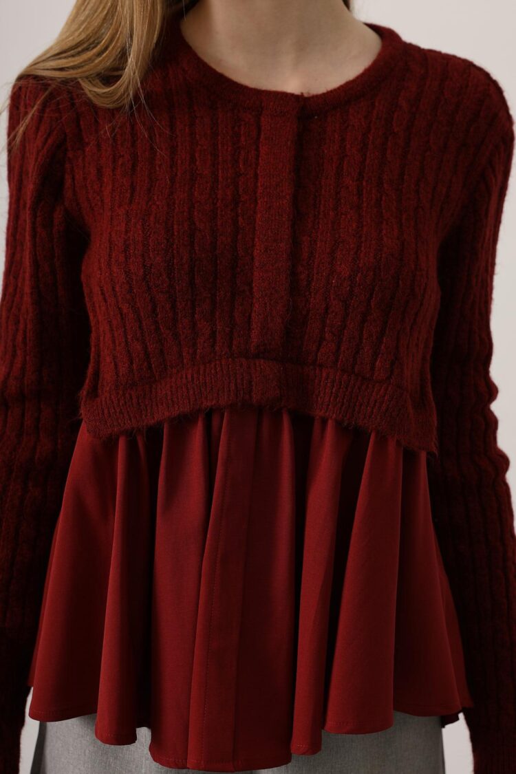 Red Shirt With Extra Long Sleeves And Buttoned Closure