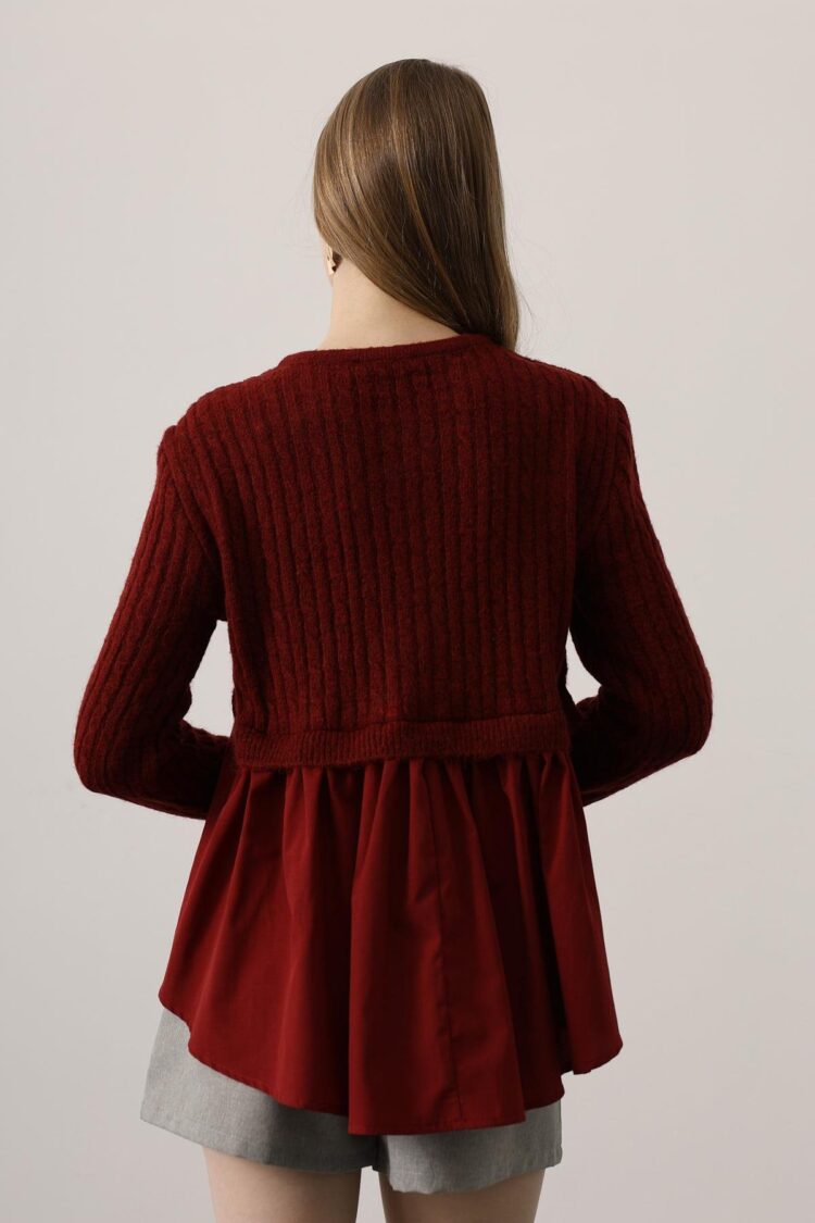 Red Shirt With Extra Long Sleeves And Buttoned Closure
