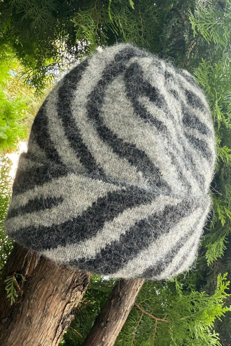 Grey Zebra Print Beret - Casual Vintage Streetwear Style