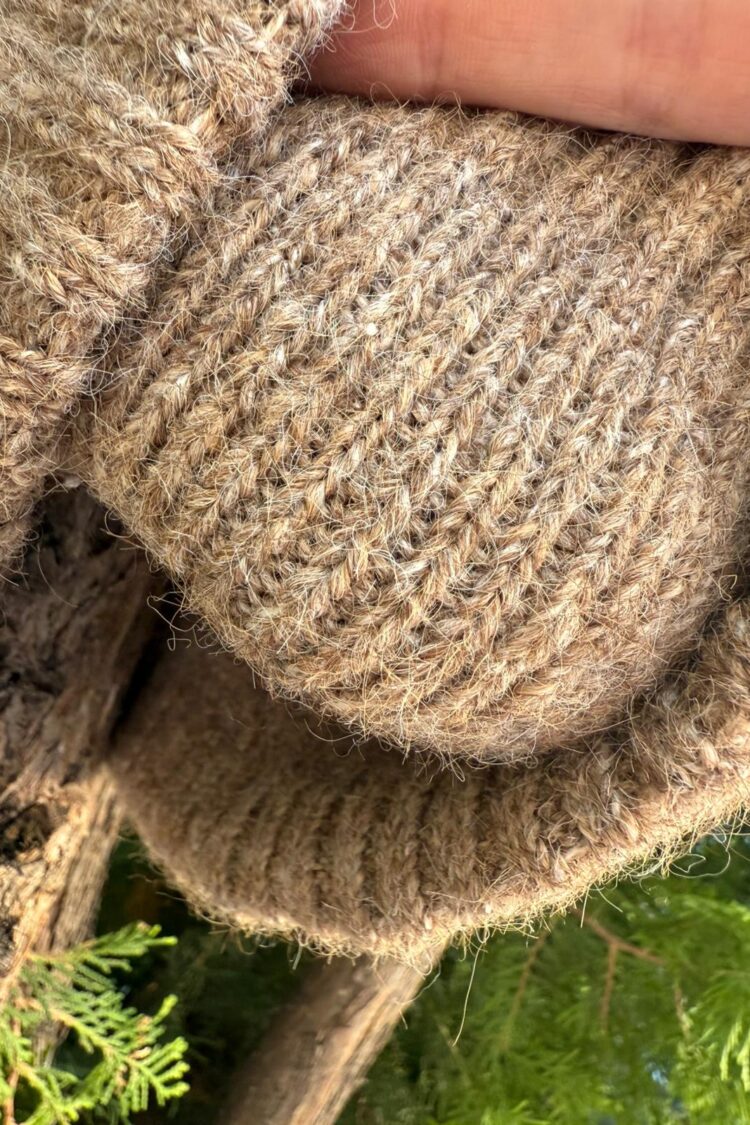 Beige Beret With Heart Pattern For Fall Winter